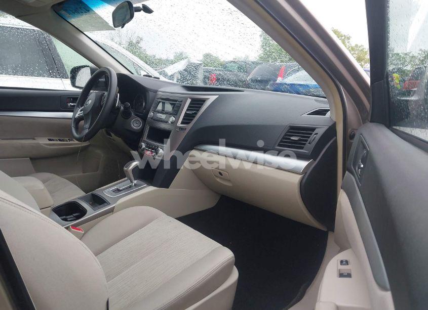 Photo 5 of 2014 Subaru Outback 2.5I (VIN 4S4BRBAC5E3297982)