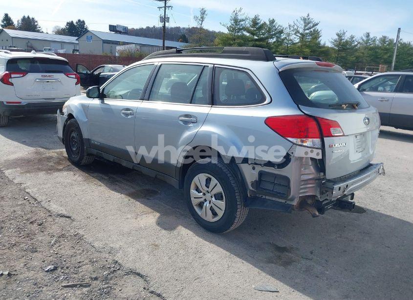Photo 3 of 2013 Subaru Outback 2.5I (VIN 4S4BRBAC6D3287914)