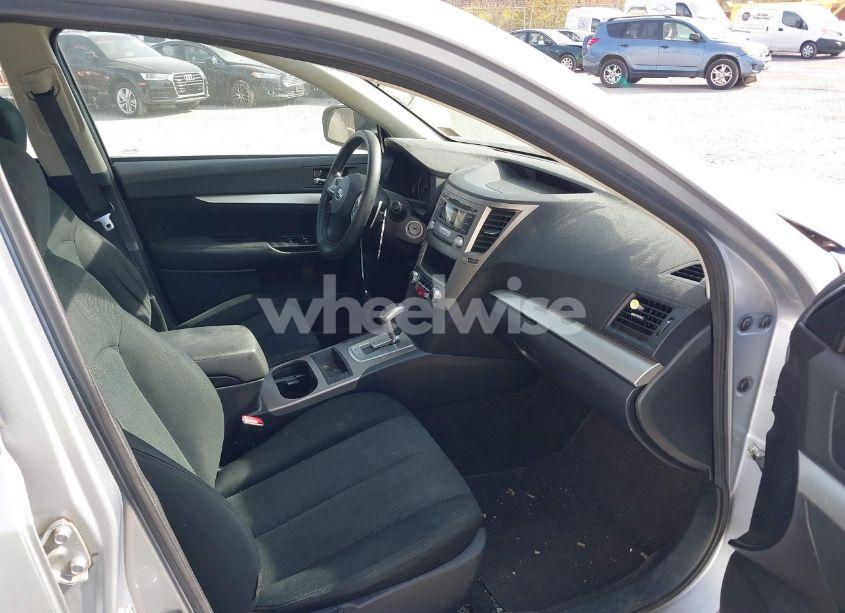 Photo 5 of 2013 Subaru Outback 2.5I (VIN 4S4BRBAC6D3287914)