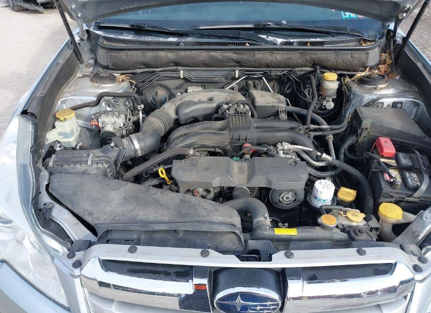 Photo 10 of 2014 Subaru Outback 2.5I (VIN 4S4BRBAC6E3215872)