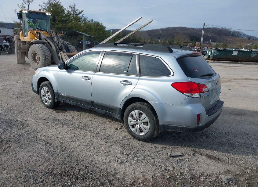 Photo 3 of 2014 Subaru Outback 2.5I (VIN 4S4BRBAC6E3215872)