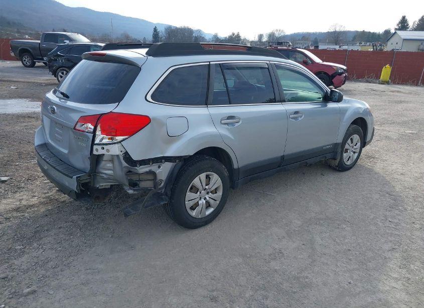 Photo 4 of 2014 Subaru Outback 2.5I (VIN 4S4BRBAC6E3215872)