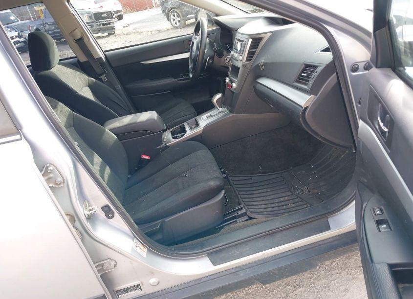 Photo 5 of 2014 Subaru Outback 2.5I (VIN 4S4BRBAC6E3215872)