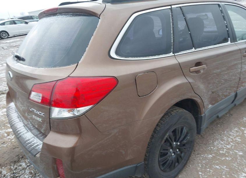 Photo 6 of 2013 Subaru Outback 2.5I (VIN 4S4BRBAC7D3262052)