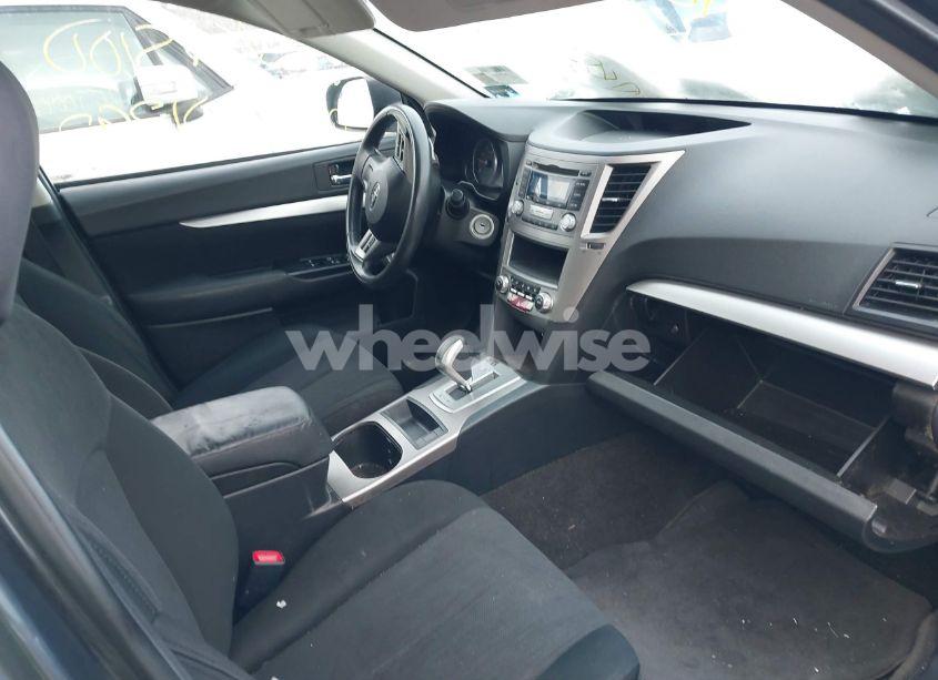 Photo 5 of 2014 Subaru Outback 2.5I (VIN 4S4BRBAC7E3275031)