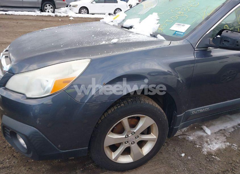 Photo 6 of 2014 Subaru Outback 2.5I (VIN 4S4BRBAC7E3275031)