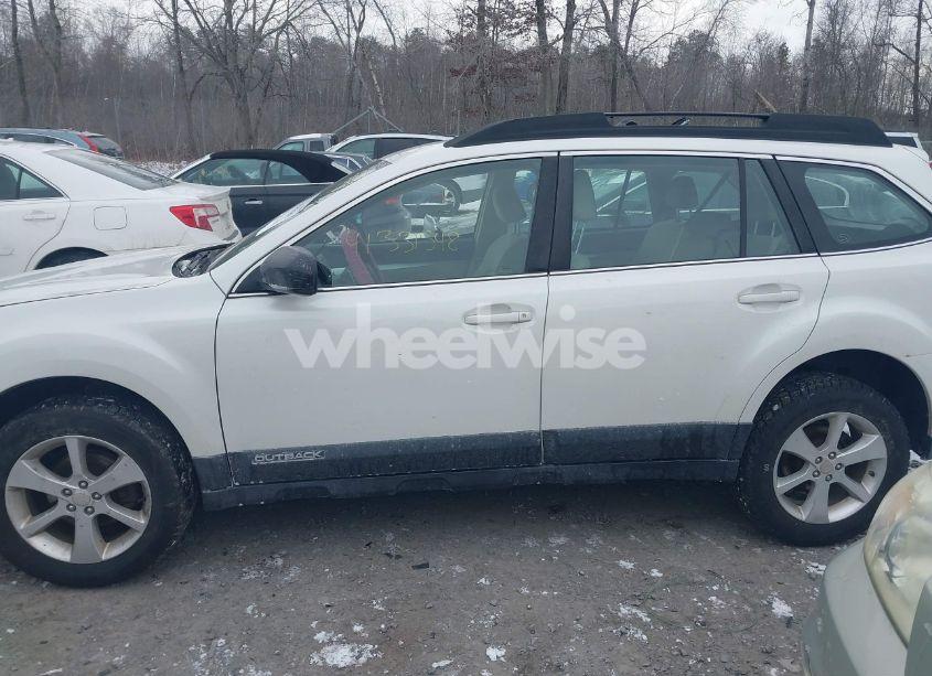 Photo 14 of 2014 Subaru Outback 2.5I (VIN 4S4BRBAC7E3316676)