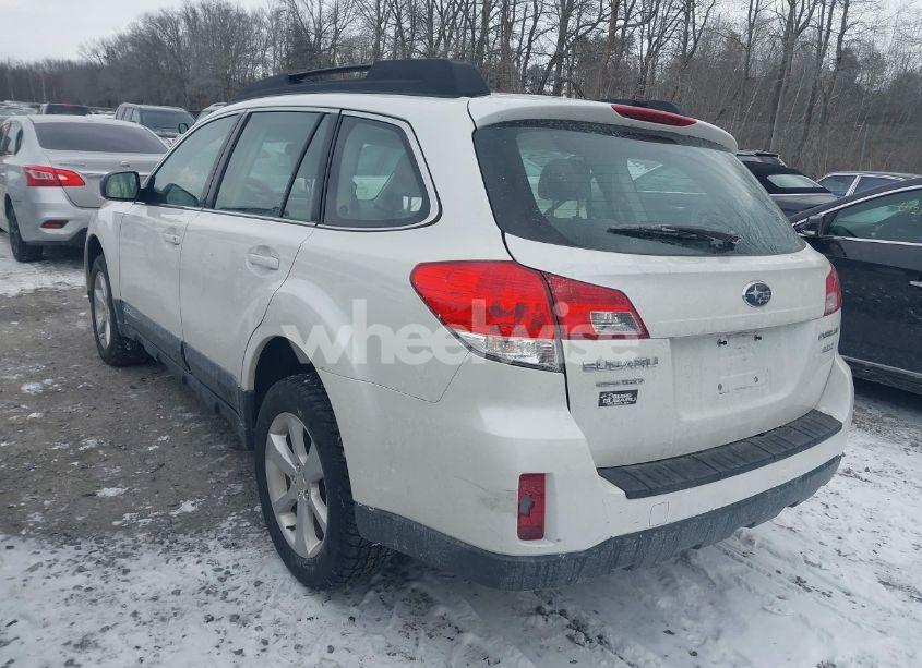 Photo 3 of 2014 Subaru Outback 2.5I (VIN 4S4BRBAC7E3316676)