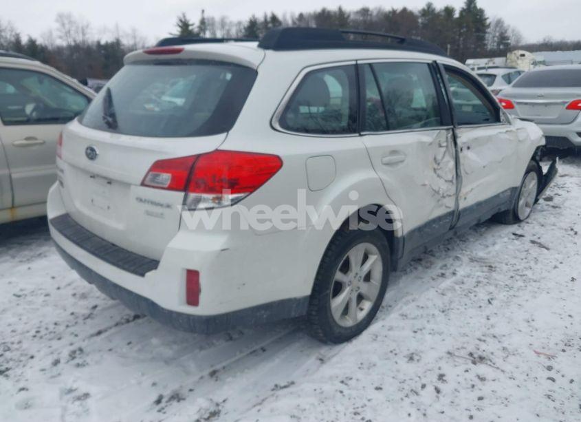 Photo 4 of 2014 Subaru Outback 2.5I (VIN 4S4BRBAC7E3316676)