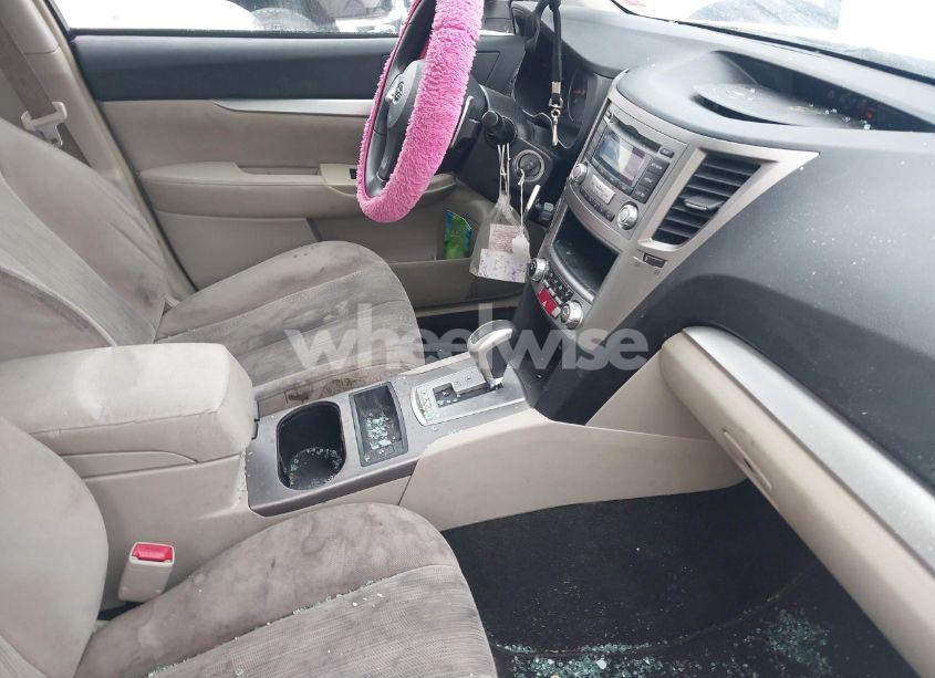 Photo 5 of 2014 Subaru Outback 2.5I (VIN 4S4BRBAC7E3316676)