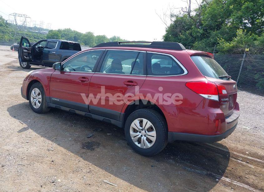 Photo 3 of 2013 Subaru Outback 2.5I (VIN 4S4BRBAC8D3282973)