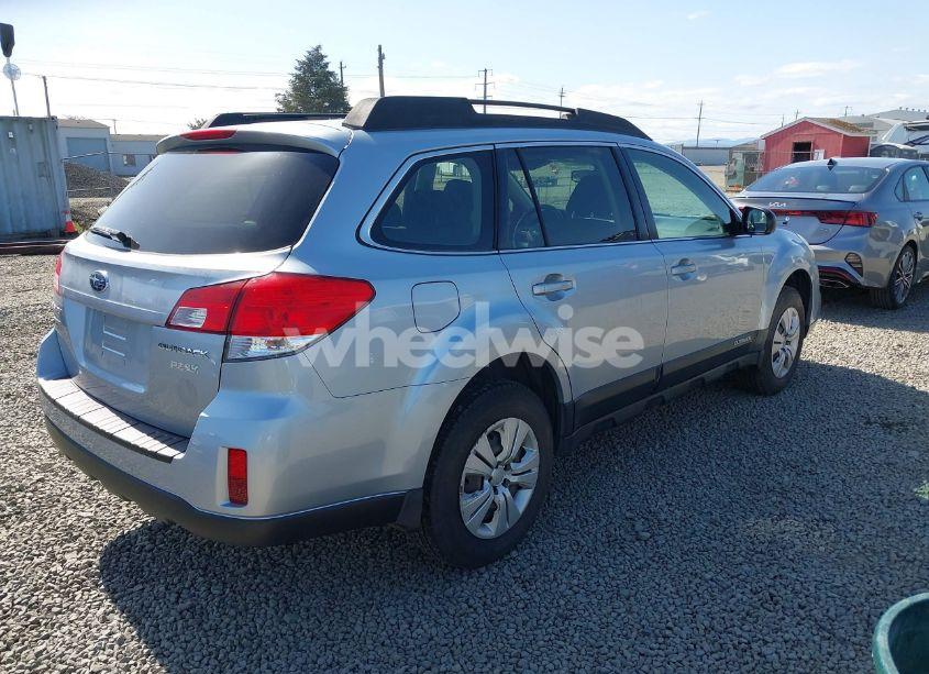 Photo 4 of 2013 Subaru Outback 2.5I (VIN 4S4BRBAC9D3310733)