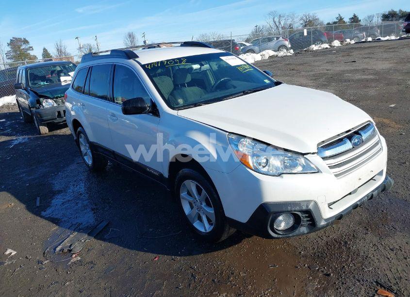 2014 Subaru Outback 2.5I (VIN 4S4BRBAC9E3242869) main photo
