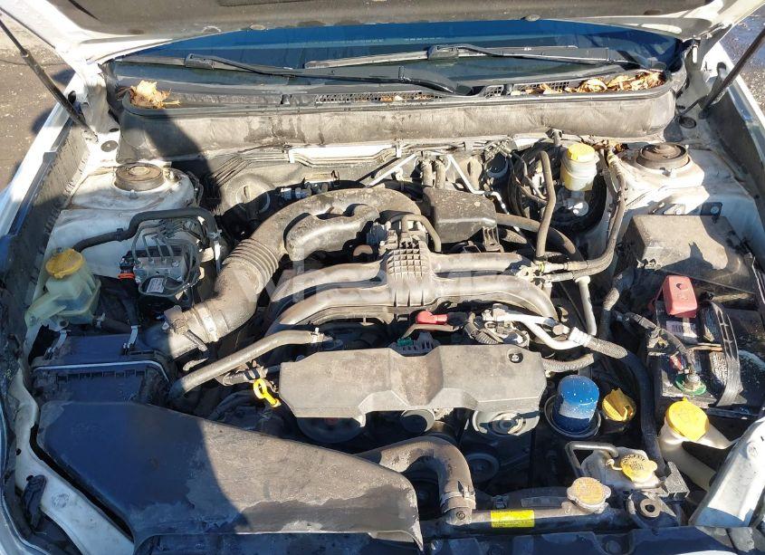 Photo 10 of 2014 Subaru Outback 2.5I (VIN 4S4BRBAC9E3242869)