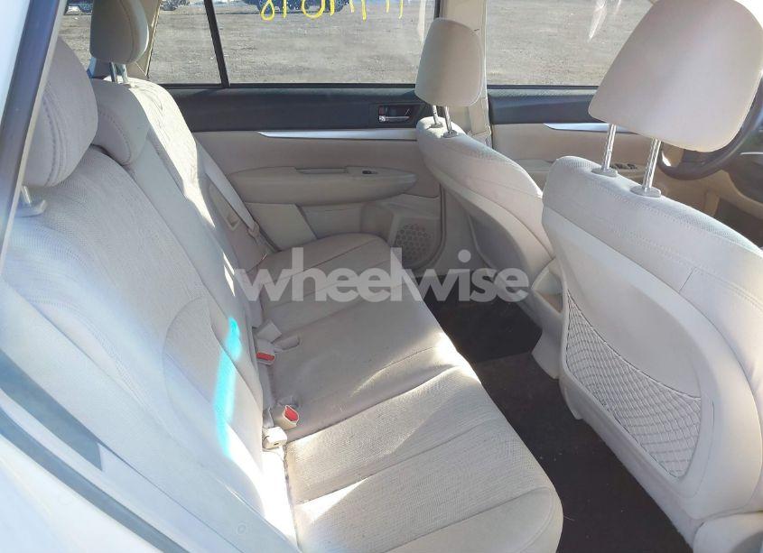 Photo 8 of 2014 Subaru Outback 2.5I (VIN 4S4BRBAC9E3242869)