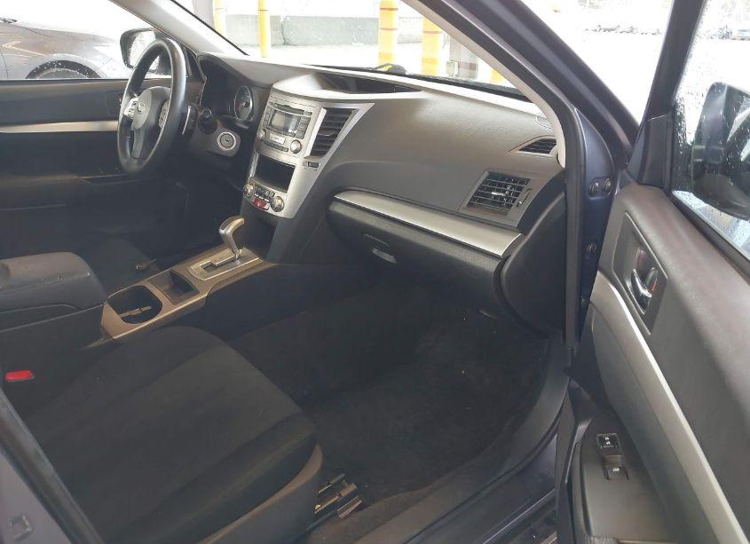 Photo 5 of 2014 Subaru Outback 2.5I (VIN 4S4BRBAC9E3259607)