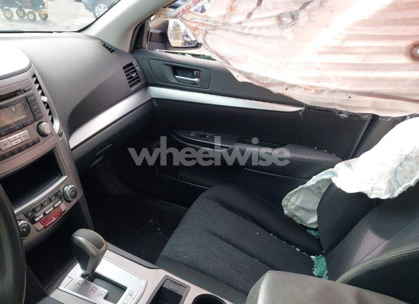 Photo 5 of 2014 Subaru Outback 2.5I (VIN 4S4BRBACXE3278652)