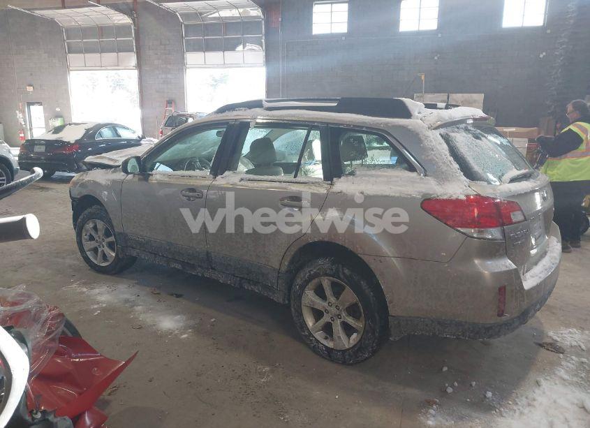 Photo 15 of 2014 Subaru Outback 2.5I (VIN 4S4BRBACXE3326313)