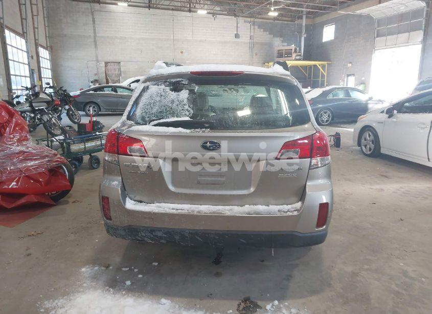 Photo 17 of 2014 Subaru Outback 2.5I (VIN 4S4BRBACXE3326313)