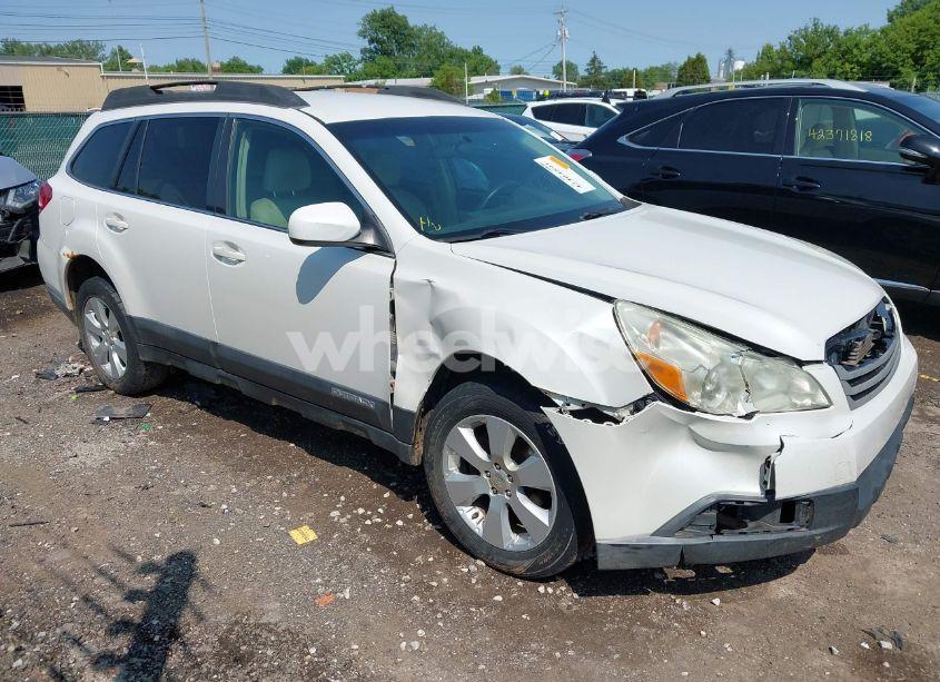 2010 Subaru Outback 2.5I PREMIUM (VIN 4S4BRBBC3A3332267) main photo