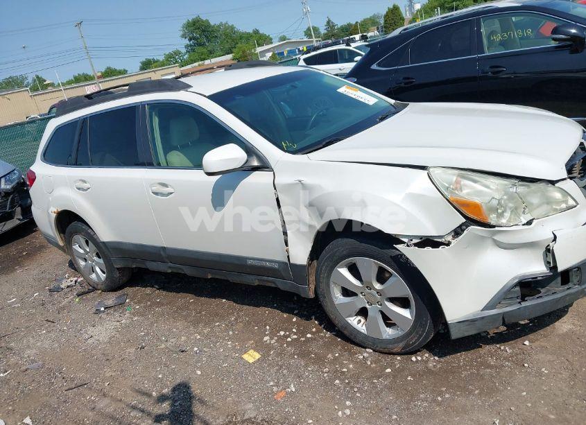 Photo 13 of 2010 Subaru Outback 2.5I PREMIUM (VIN 4S4BRBBC3A3332267)