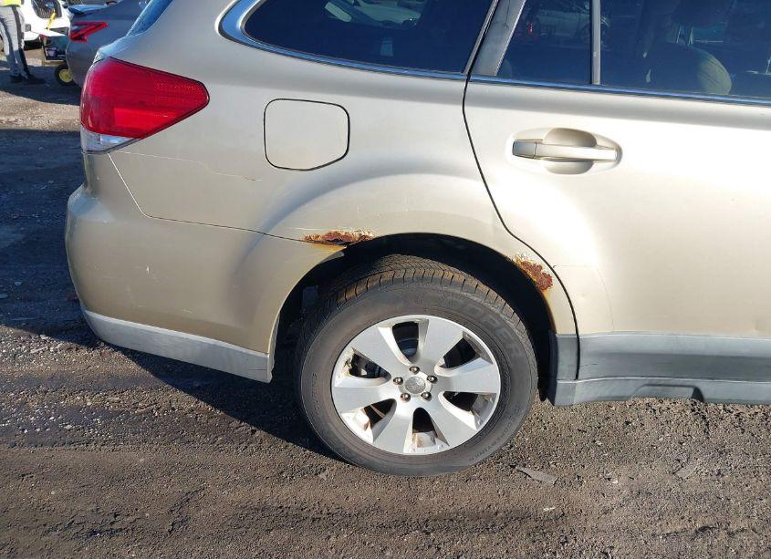 Photo 6 of 2010 Subaru Outback 2.5I PREMIUM (VIN 4S4BRBBC3A3355385)