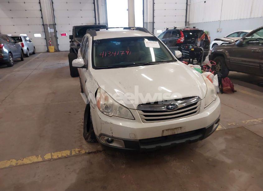 2012 Subaru Outback 2.5I PREMIUM (VIN 4S4BRBBC9C3215585) main photo