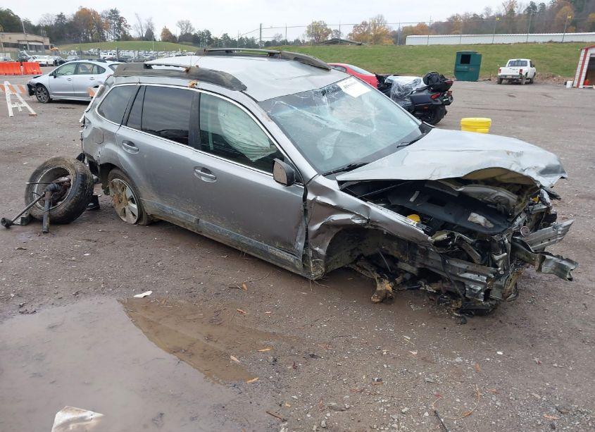 2011 Subaru Outback 2.5I PREMIUM (VIN 4S4BRBCC0B3311005) main photo