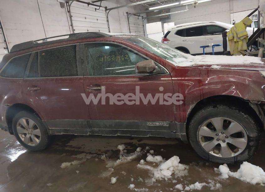 Photo 13 of 2014 Subaru Outback 2.5I PREMIUM (VIN 4S4BRBCC1E3217008)