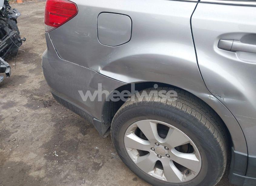 Photo 14 of 2010 Subaru Outback 2.5I PREMIUM (VIN 4S4BRBCC2A3385279)