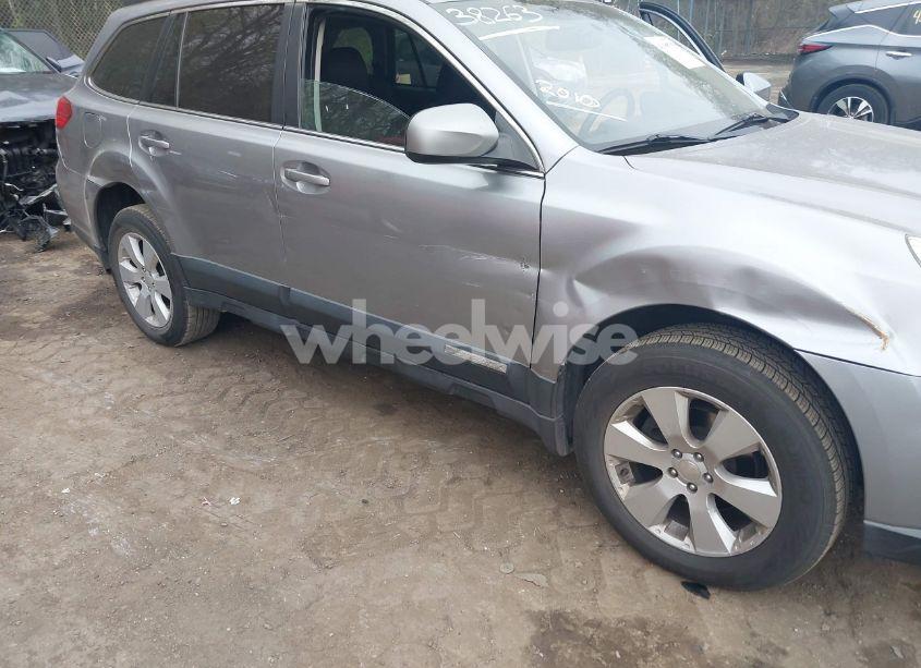 Photo 6 of 2010 Subaru Outback 2.5I PREMIUM (VIN 4S4BRBCC2A3385279)