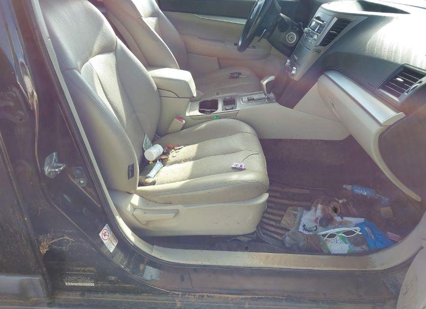 Photo 5 of 2011 Subaru Outback 2.5I PREMIUM (VIN 4S4BRBCC2B3332292)