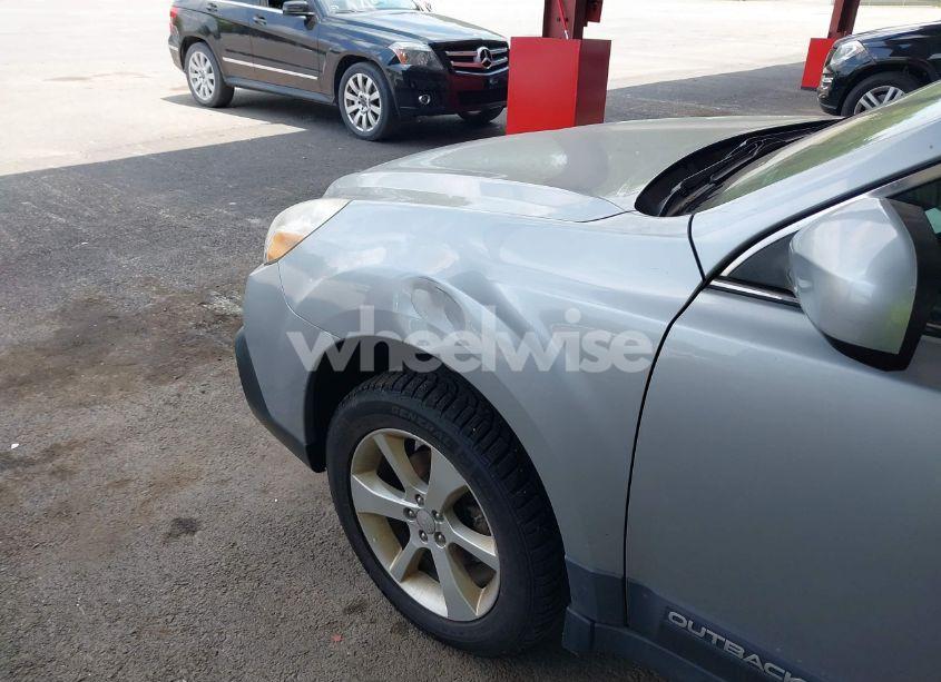 Photo 6 of 2013 Subaru Outback 2.5I PREMIUM (VIN 4S4BRBCC2D3201818)