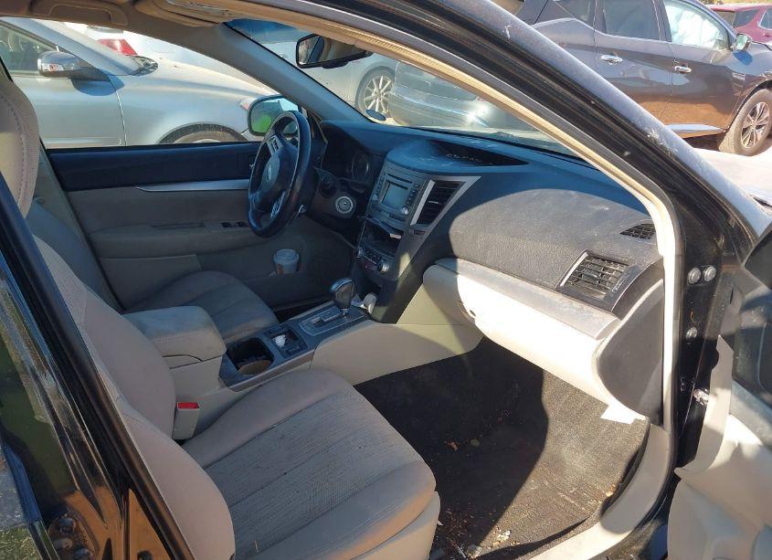 Photo 5 of 2014 Subaru Outback 2.5I PREMIUM (VIN 4S4BRBCC2E3328019)