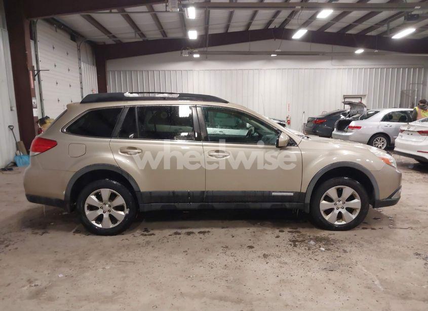 Photo 13 of 2010 Subaru Outback 2.5I PREMIUM (VIN 4S4BRBCC3A3338262)