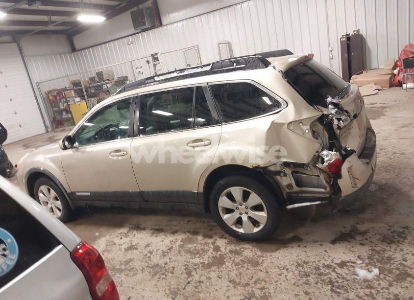Photo 14 of 2010 Subaru Outback 2.5I PREMIUM (VIN 4S4BRBCC3A3338262)