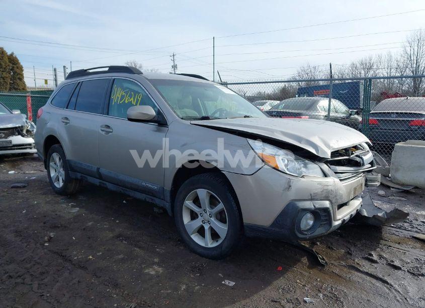 2014 Subaru Outback 2.5I PREMIUM (VIN 4S4BRBCC3E3220122) main photo