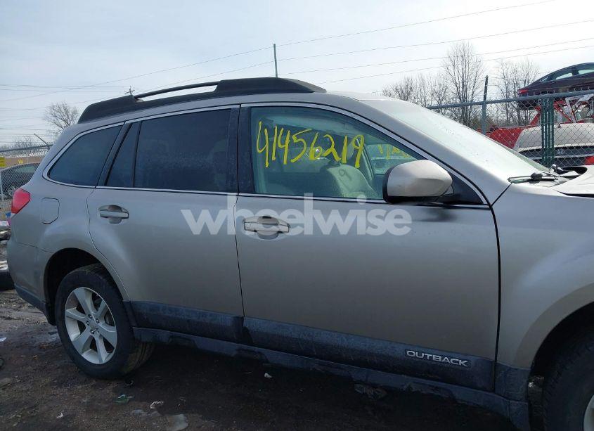 Photo 13 of 2014 Subaru Outback 2.5I PREMIUM (VIN 4S4BRBCC3E3220122)