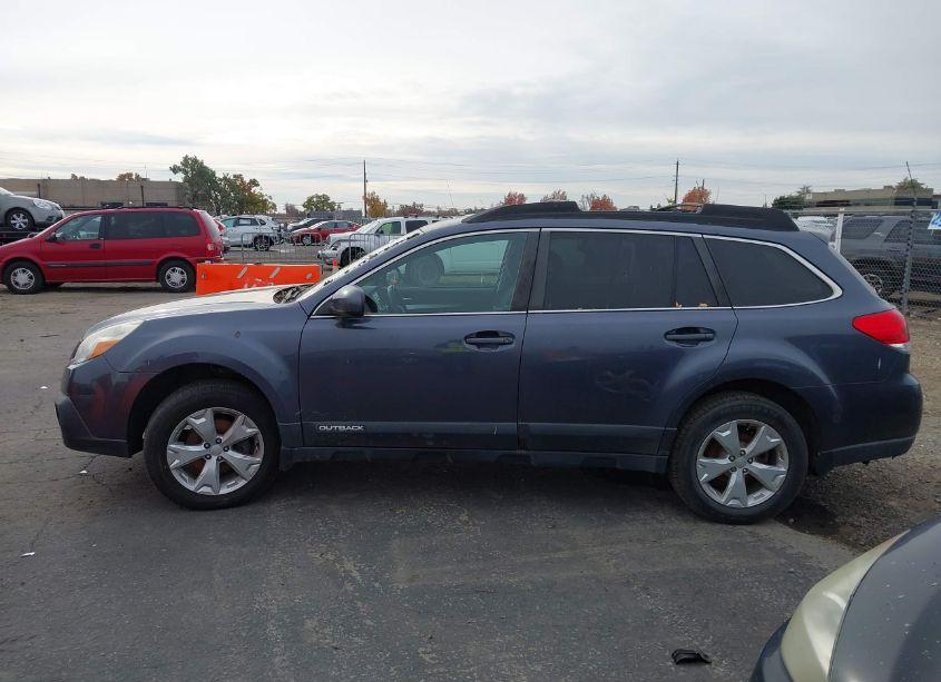 Photo 14 of 2014 Subaru Outback 2.5I PREMIUM (VIN 4S4BRBCC3E3291790)