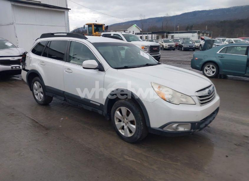 2011 Subaru Outback 2.5I PREMIUM (VIN 4S4BRBCC4B3441028) main photo