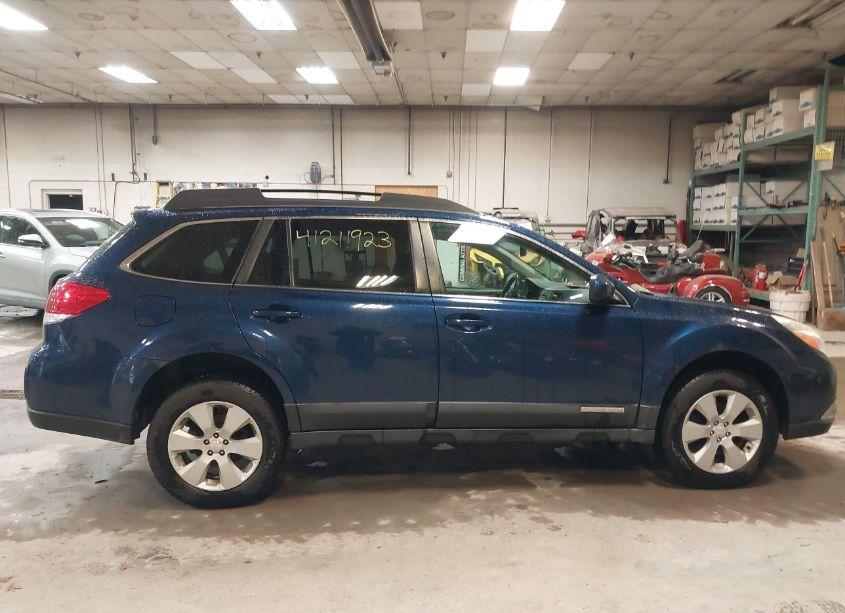 Photo 14 of 2010 Subaru Outback 2.5I PREMIUM (VIN 4S4BRBCC5A3365463)