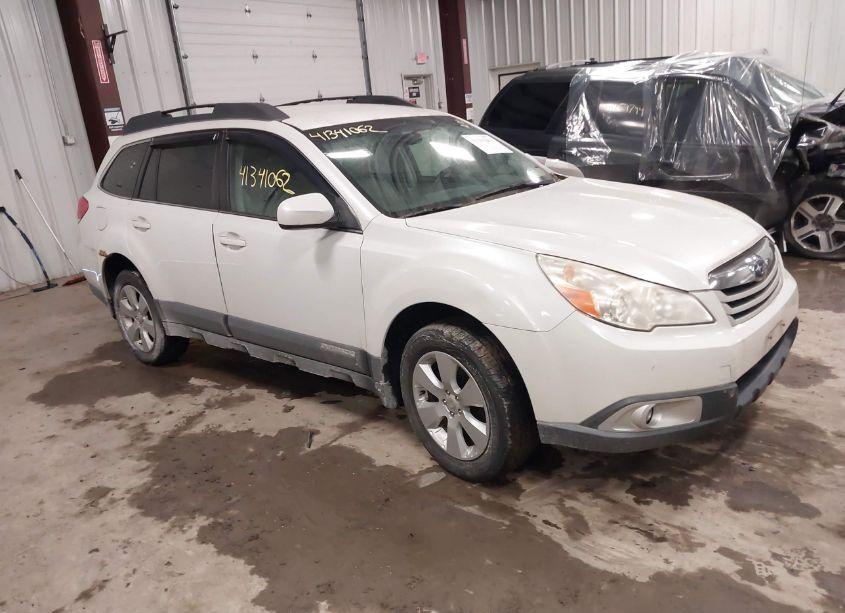 2011 Subaru Outback 2.5I PREMIUM (VIN 4S4BRBCC5B3420916) main photo