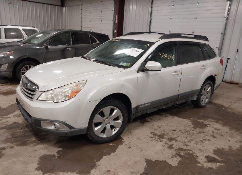 Photo 2 of 2011 Subaru Outback 2.5I PREMIUM (VIN 4S4BRBCC5B3420916)