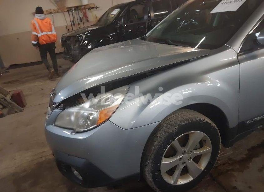 Photo 6 of 2013 Subaru Outback 2.5I PREMIUM (VIN 4S4BRBCC5D3259065)