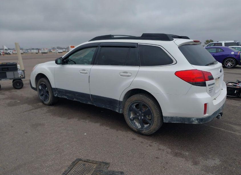 Photo 3 of 2013 Subaru Outback 2.5I PREMIUM (VIN 4S4BRBCC6D3312033)