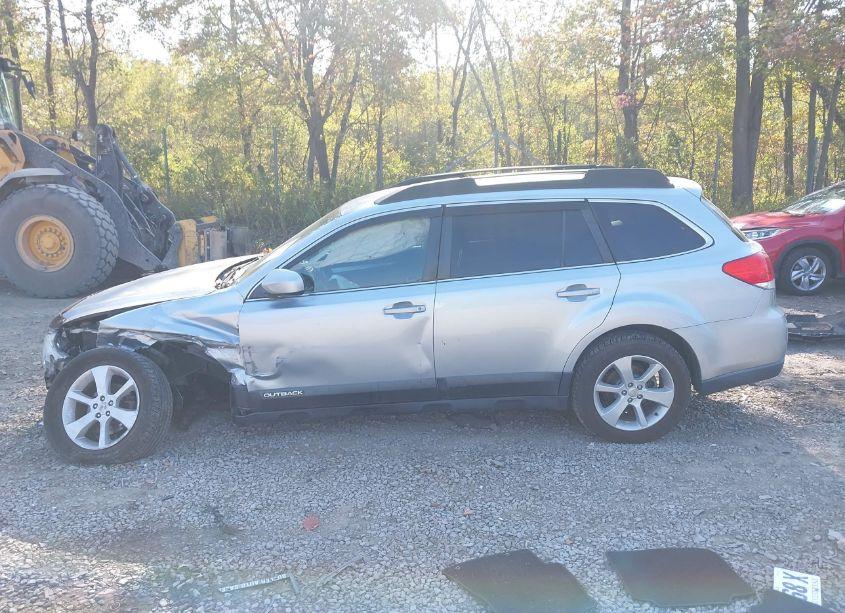 Photo 14 of 2014 Subaru Outback 2.5I PREMIUM (VIN 4S4BRBCC6E3319548)