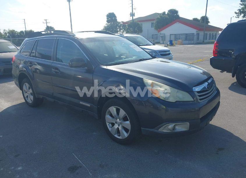 2011 Subaru Outback 2.5I PREMIUM (VIN 4S4BRBCC7B3403924) main photo