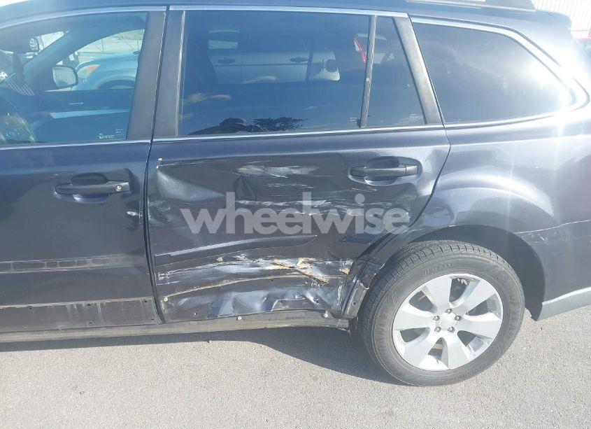 Photo 6 of 2011 Subaru Outback 2.5I PREMIUM (VIN 4S4BRBCC7B3403924)