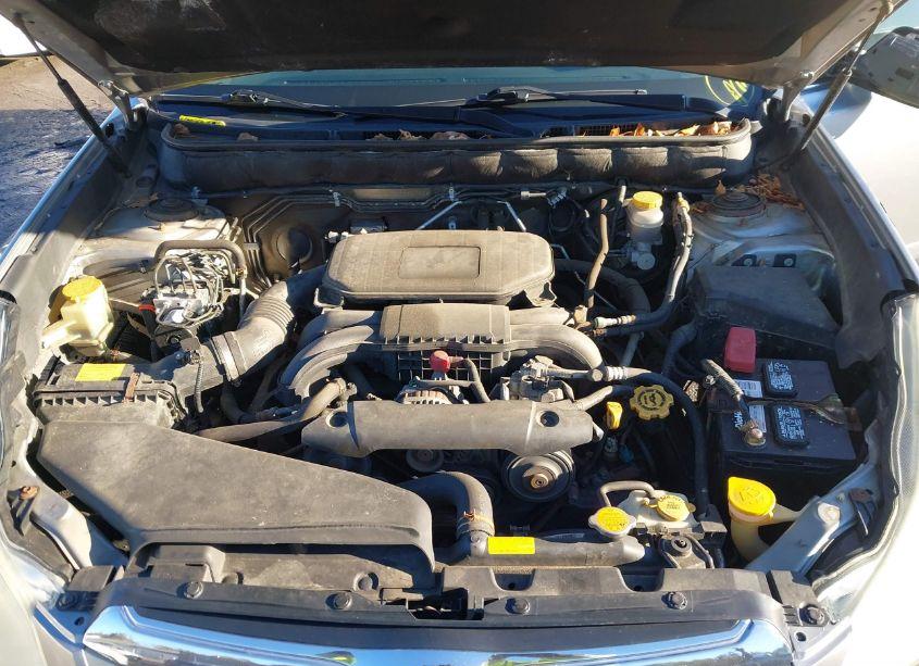 Photo 10 of 2010 Subaru Outback 2.5I PREMIUM (VIN 4S4BRBCC8A3350780)