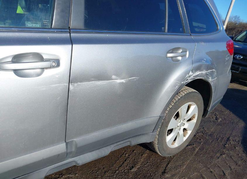 Photo 13 of 2010 Subaru Outback 2.5I PREMIUM (VIN 4S4BRBCC8A3350780)